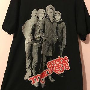 size medium arctic monkeys t shirt!